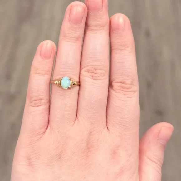 Vintage 10K Gold Opal Ring: White & Blue Solitaire, Size 6.5 - Picture 9 of 11